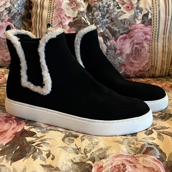 Brand New Lucky Brand Genuine Suede Black Pull On Ankle Sneaker Boots Faux Fur - Picture 1 of 15